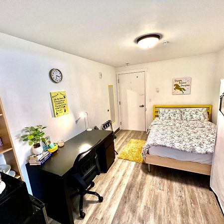 Micro Studio Apartment 10 Minutes Walk To University Of Washington Seattle Bagian luar foto