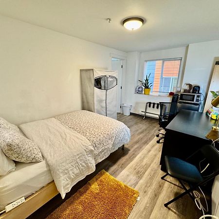 Micro Studio Apartment 10 Minutes Walk To University Of Washington Seattle Bagian luar foto